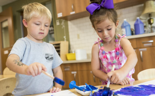 children painting