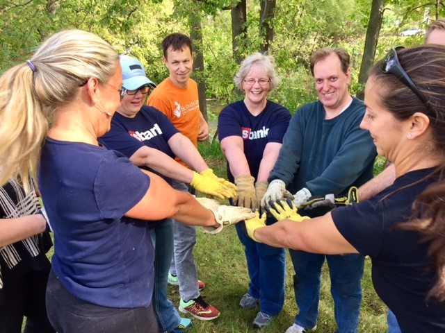 US Bank volunteers